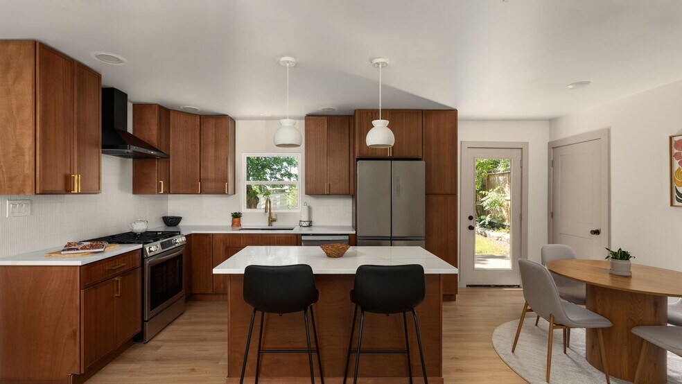 Building Photo - 337 W Merriweather St
