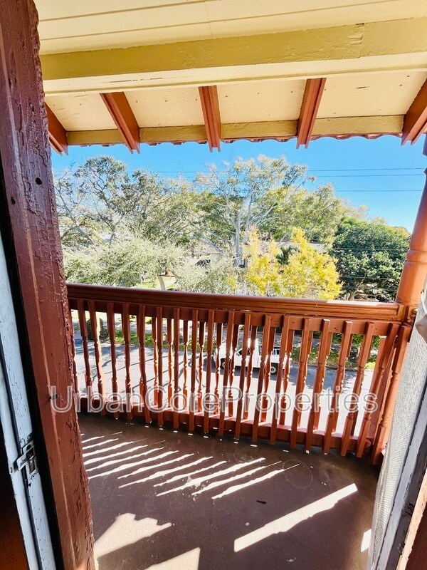 Building Photo - 360 13th Ave NE