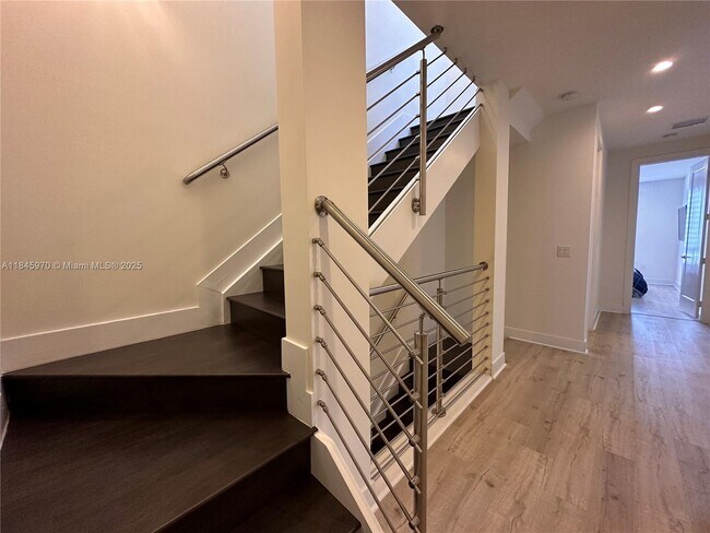 Building Photo - 6334 NW 104th Path
