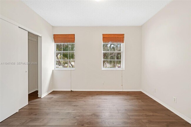 Building Photo - 4 Key W Ct