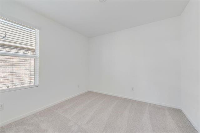 Building Photo - 923 Ponderosa Ln