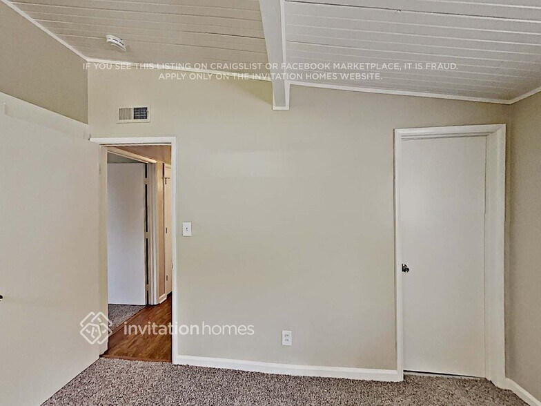 Building Photo - 2705 Los Amigos Dr