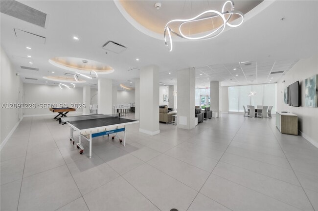 Building Photo - 3001 S Ocean Dr