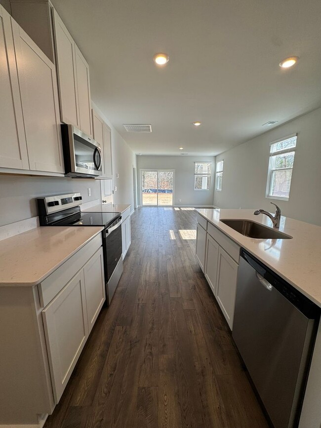 Building Photo - 4332 Oswin Dr