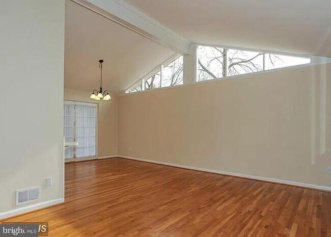 Building Photo - 8707 Greystone Pl