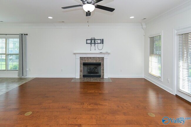 Building Photo - 161 Huntsmen Lane