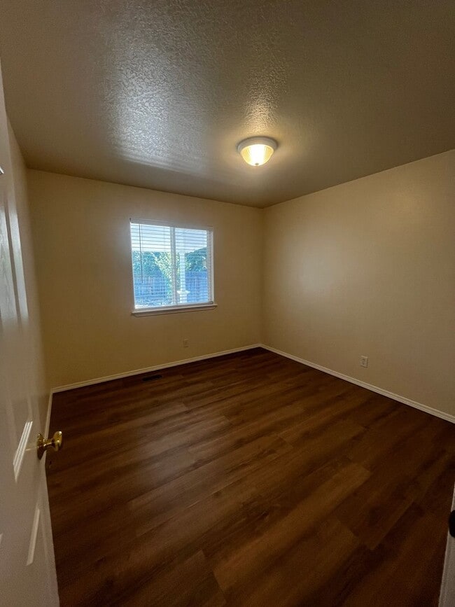 Building Photo - 11283 W Glen Ellyn Dr