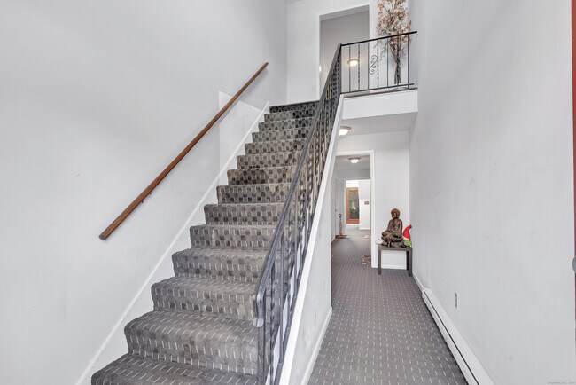 Building Photo - 3012 Madison Ave