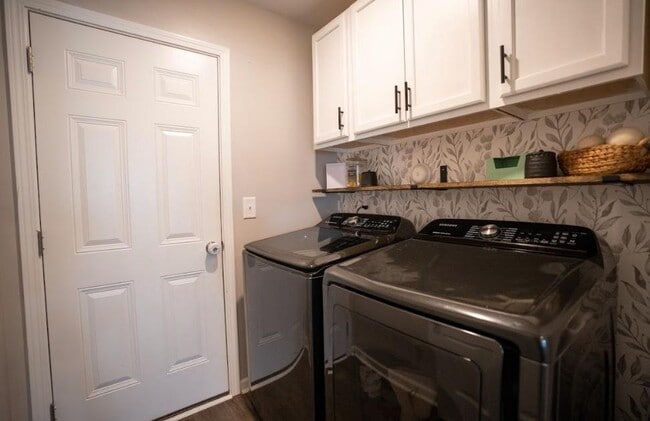 Building Photo - 16430 Natchez Dr