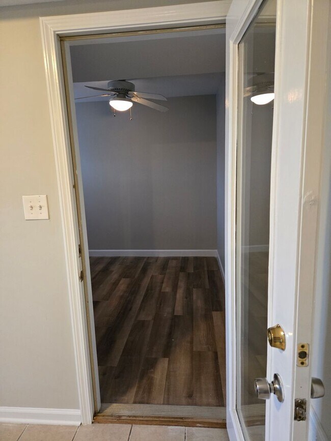 Building Photo - 1092 Winding Oak Trail