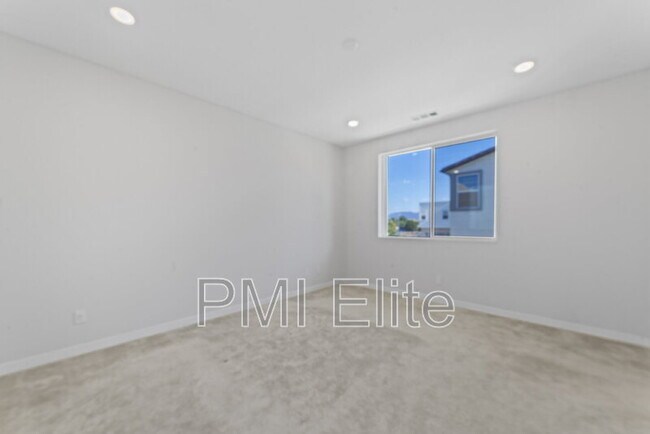 Building Photo - 26912 W Winding Trail Ct