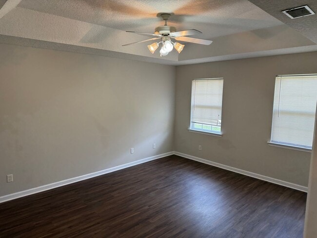 Building Photo - 302 Windrdige Drive