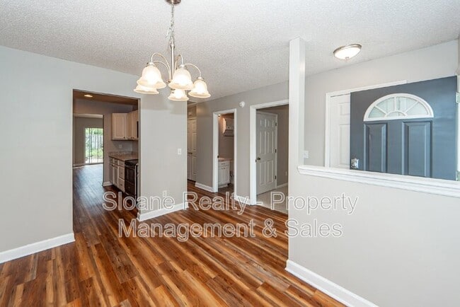 Building Photo - 1307 Apex Ln
