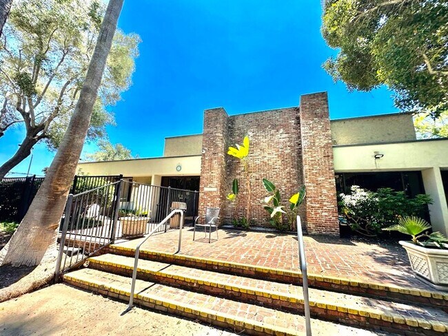 Building Photo - 6202 Friars Rd