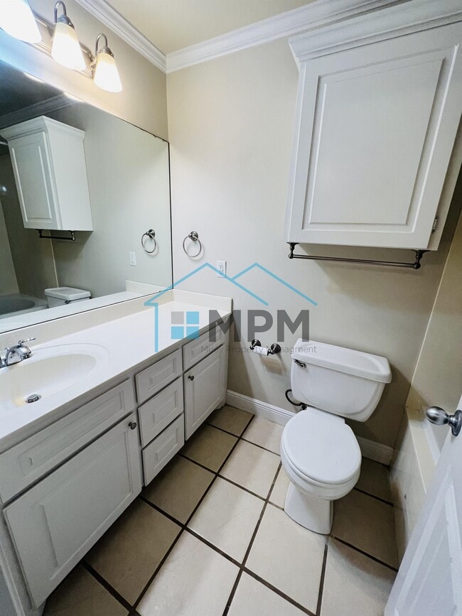 Building Photo - 1114 Otis St