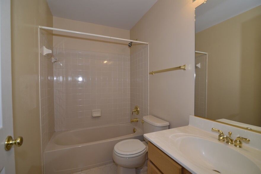Upper Bathroom - 11401 Abner Ave