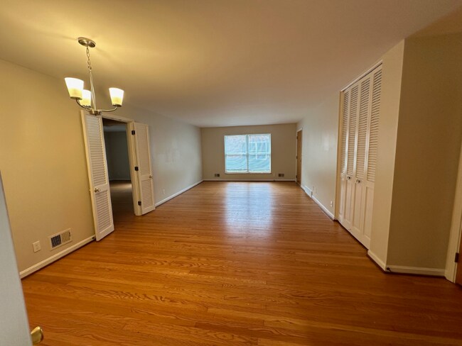 Building Photo - 3807 Leland Rd