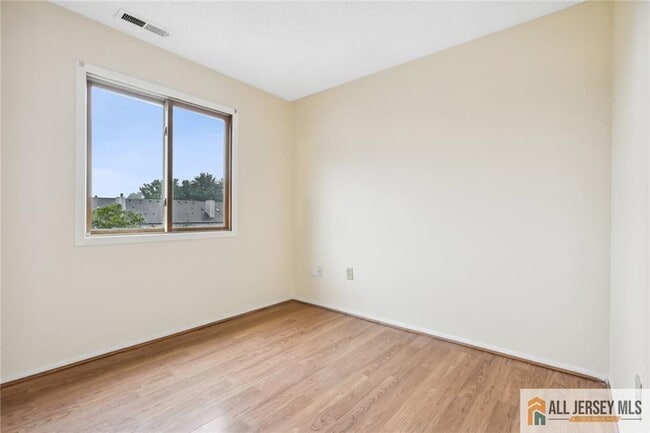 Building Photo - 1607 Aspen Dr