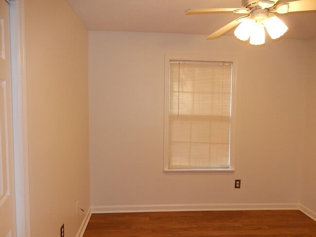 Building Photo - 3195 Huttersfield Cir