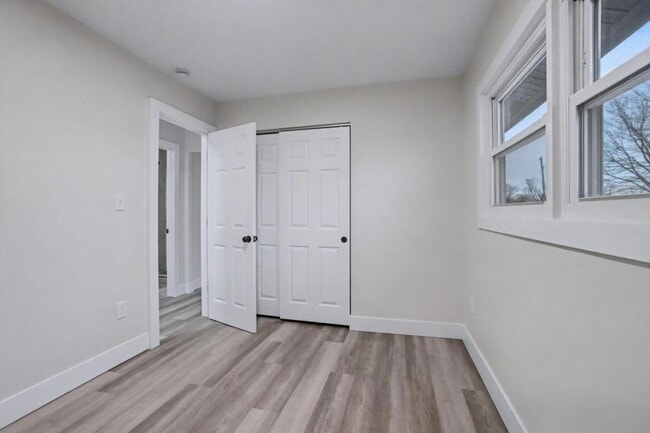 Building Photo - 5713 Mayville Dr