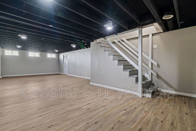 Building Photo - 208 Laurelwood Dr