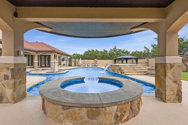 Building Photo - 1028 Villa Hill Dr