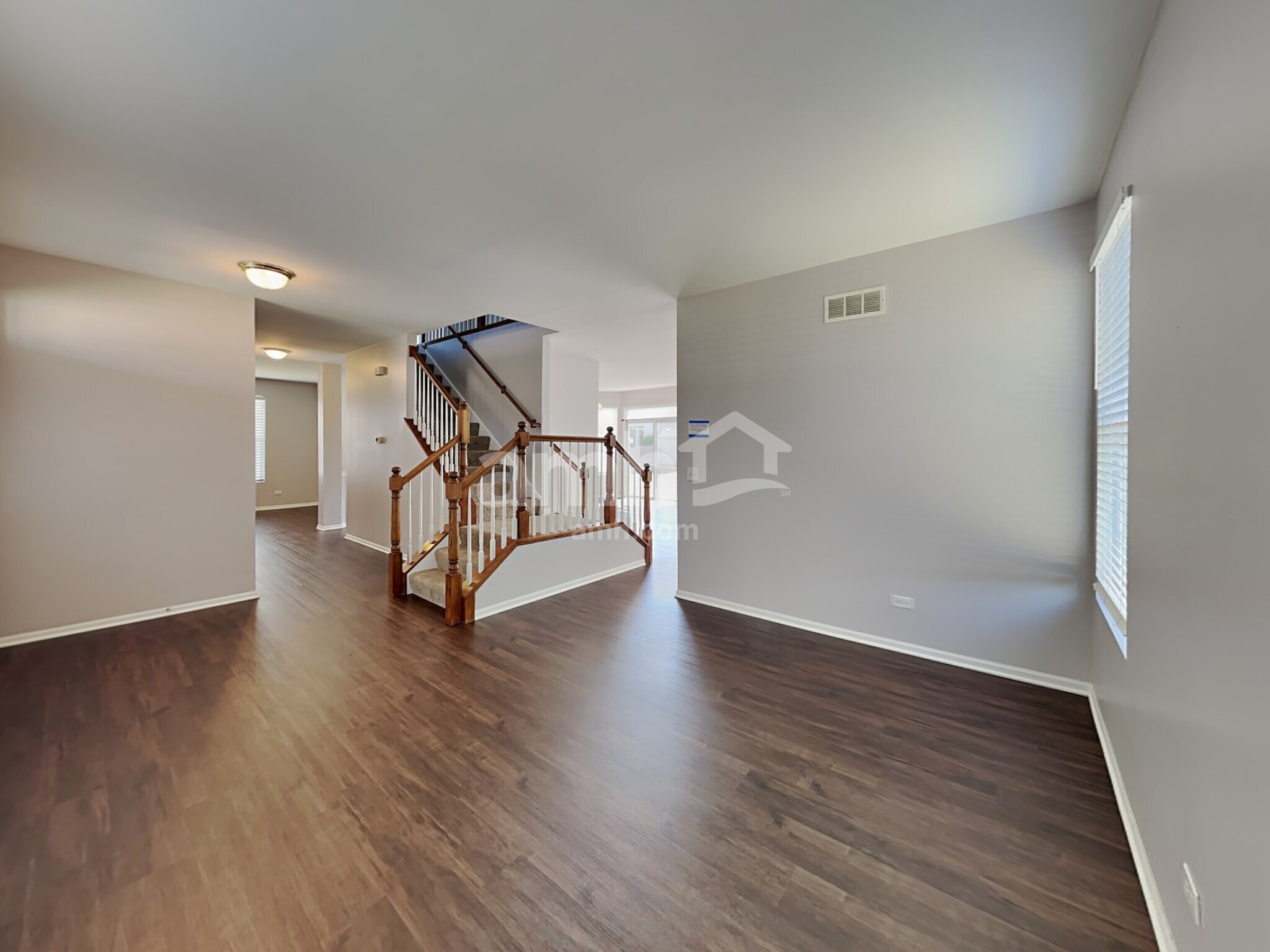 Building Photo - 1401 Roth Dr
