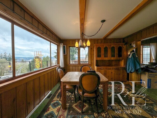 Building Photo - Charming Vintage Retreat with Stunning Views in Port Orchard