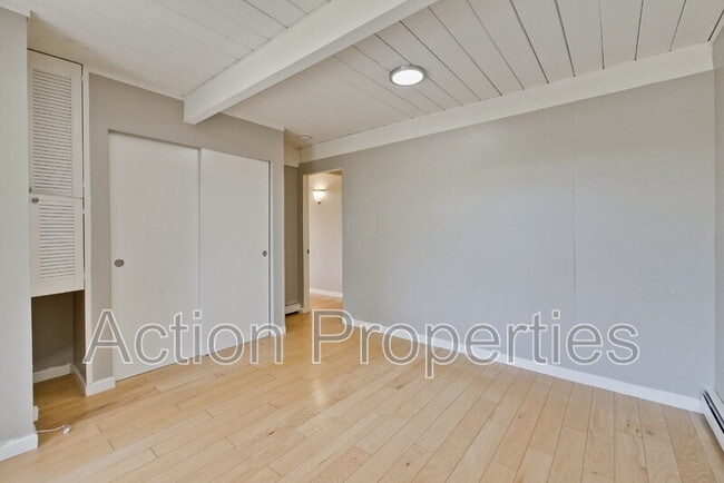 Building Photo - 3733 Carlson Cir