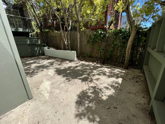 Building Photo - 2700 Le Conte Ave