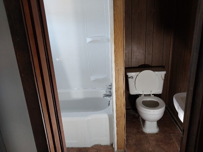 Building Photo - 107 South St