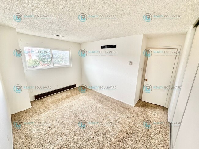 Building Photo - 527 Smithridge Park