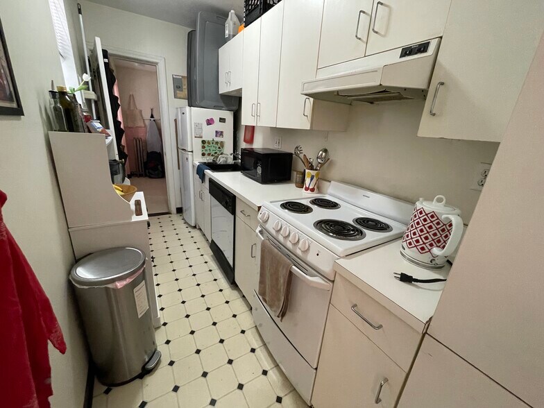 Building Photo - 59 Longwood Ave