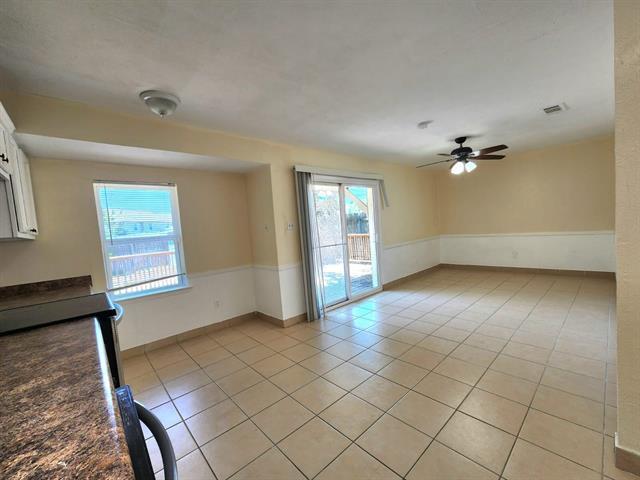 Building Photo - 2425 Salmon St