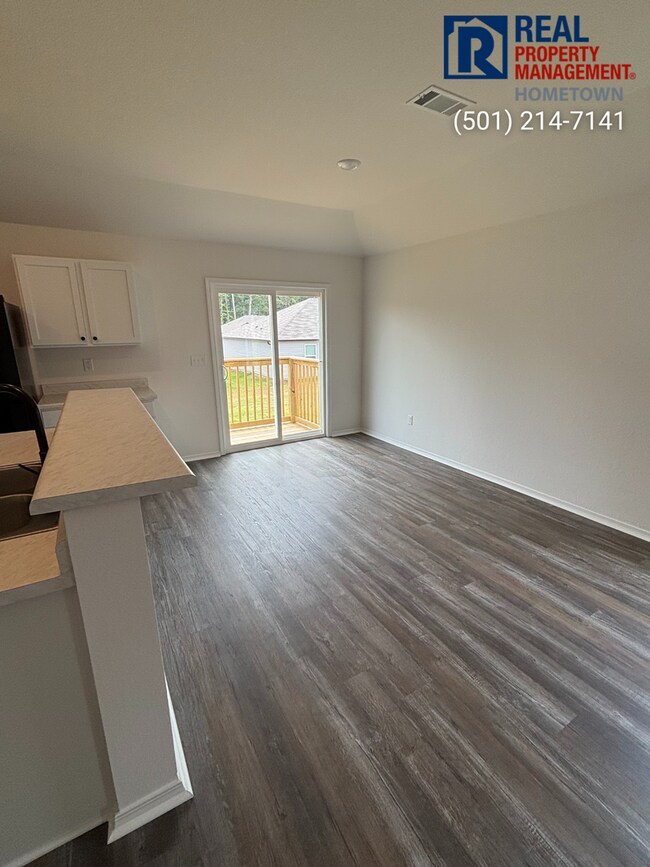 Building Photo - 6049 Croft Ave