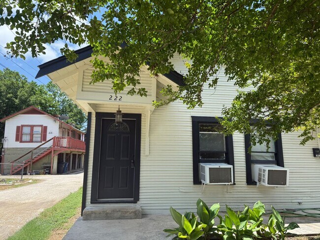 Primary Photo - 222 Lowell St