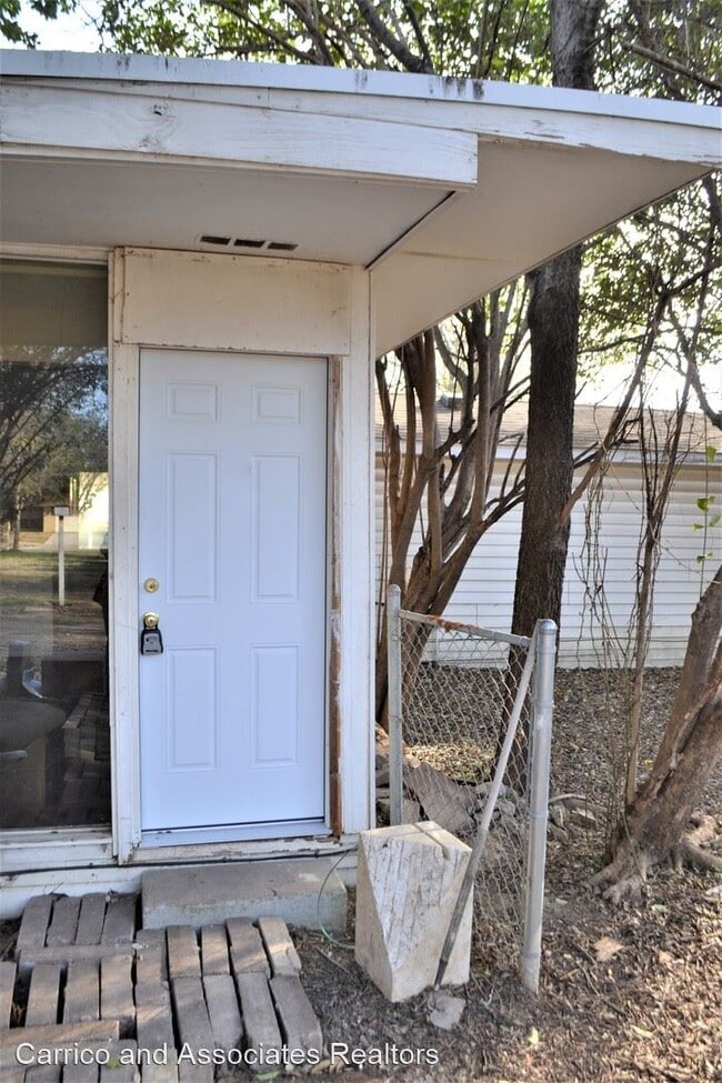 Building Photo - 1 br, 1 bath House - 2013 Willowwood