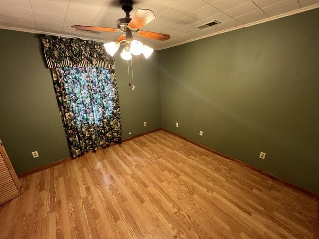 Building Photo - Spacious 5-Bedroom Home in Prime Zachary Location