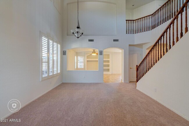 Building Photo - Gorgeous 4 Bed 3 Bath 3 Car home in Peoria with community Pool