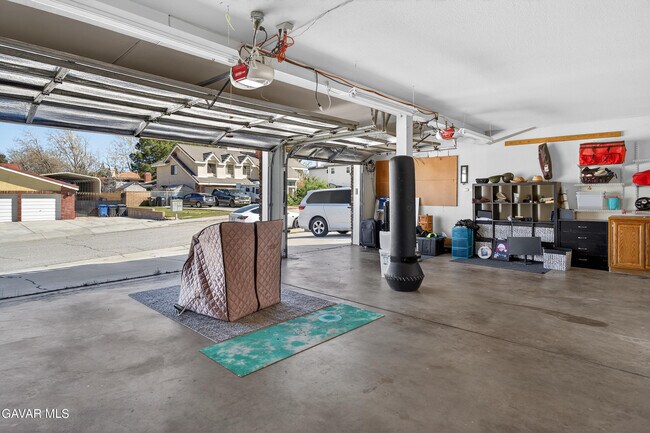 Building Photo - 41537 Poplar Cir