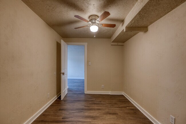 Building Photo - 616 11th St W