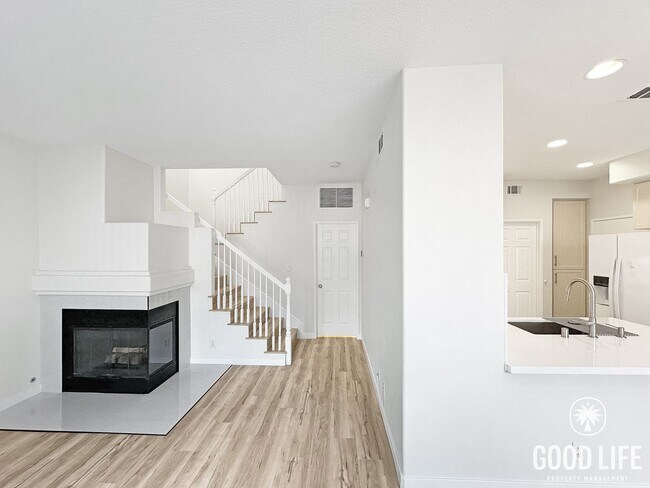 Building Photo - Fully Renovated 2BD/2.5BA in Aliso Viejo | Fireplace, Private Patio, Pool/Spa & Attached Garage