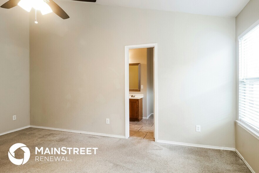 Building Photo - 1229 Spring Water Dr