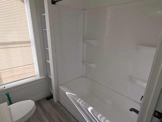 Building Photo - 2 bedroom Mukwonago home