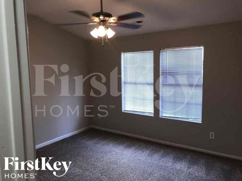 Building Photo - 7079 Merrywood Dr