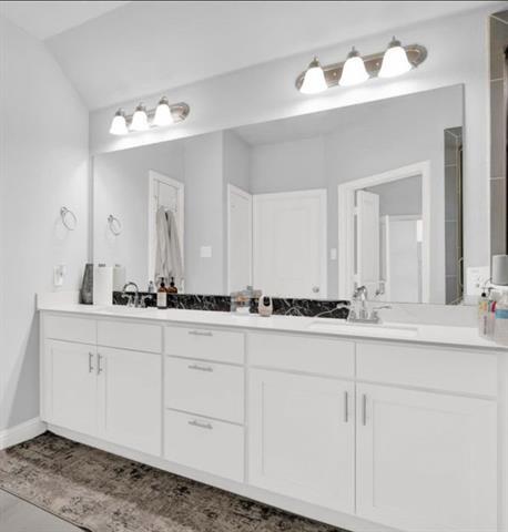 Building Photo - 525 Teton St