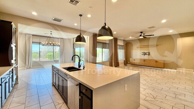 Building Photo - 10741 Tarragon Ave
