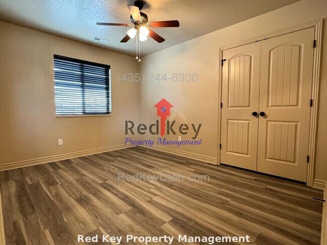 Building Photo - 770 N Single Family Home