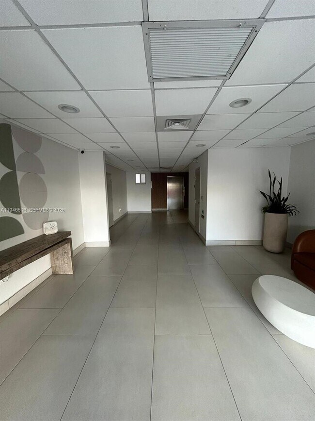 Building Photo - 1666 West Ave