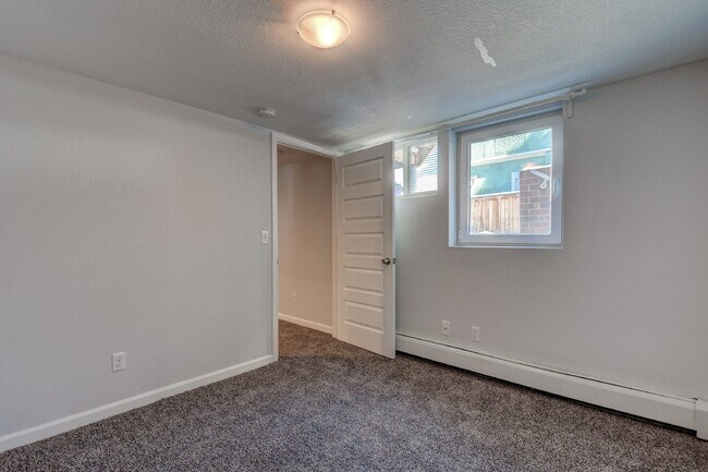 Building Photo - 4BR/2BA Beautiful Historic Home in the Highlands! AVAIL 5/15